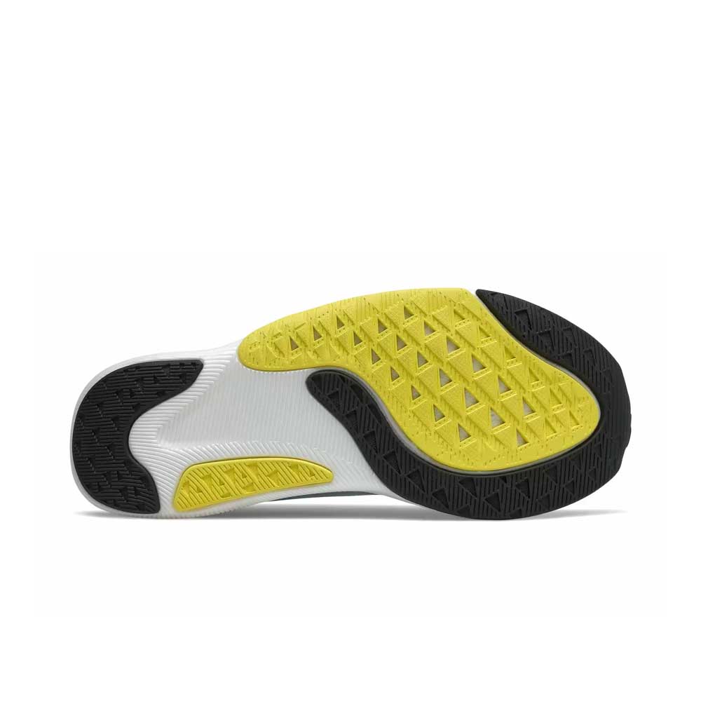 Кроссовки беговые женские New Balance FuelCell Rebel v2