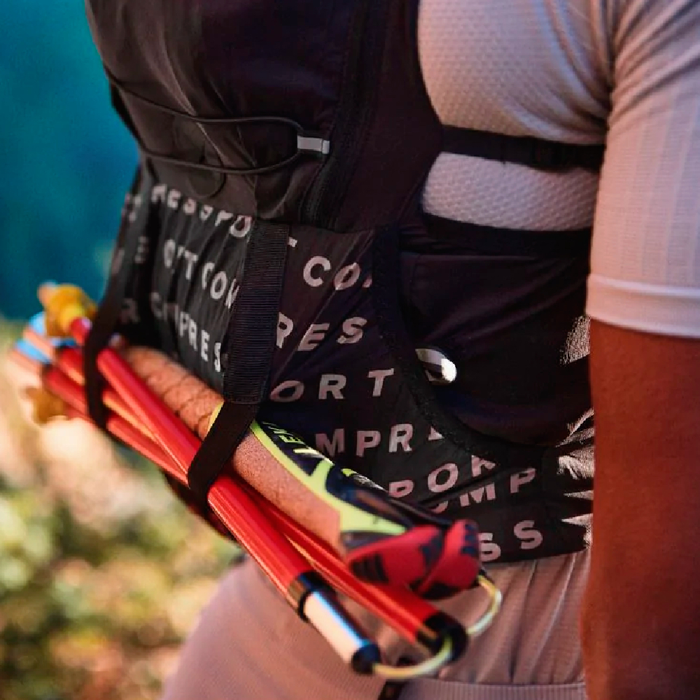 Жилет-рюкзак Compressport UltRun Evo черный Жилет-рюкзак Compressport UltRun Evo черный