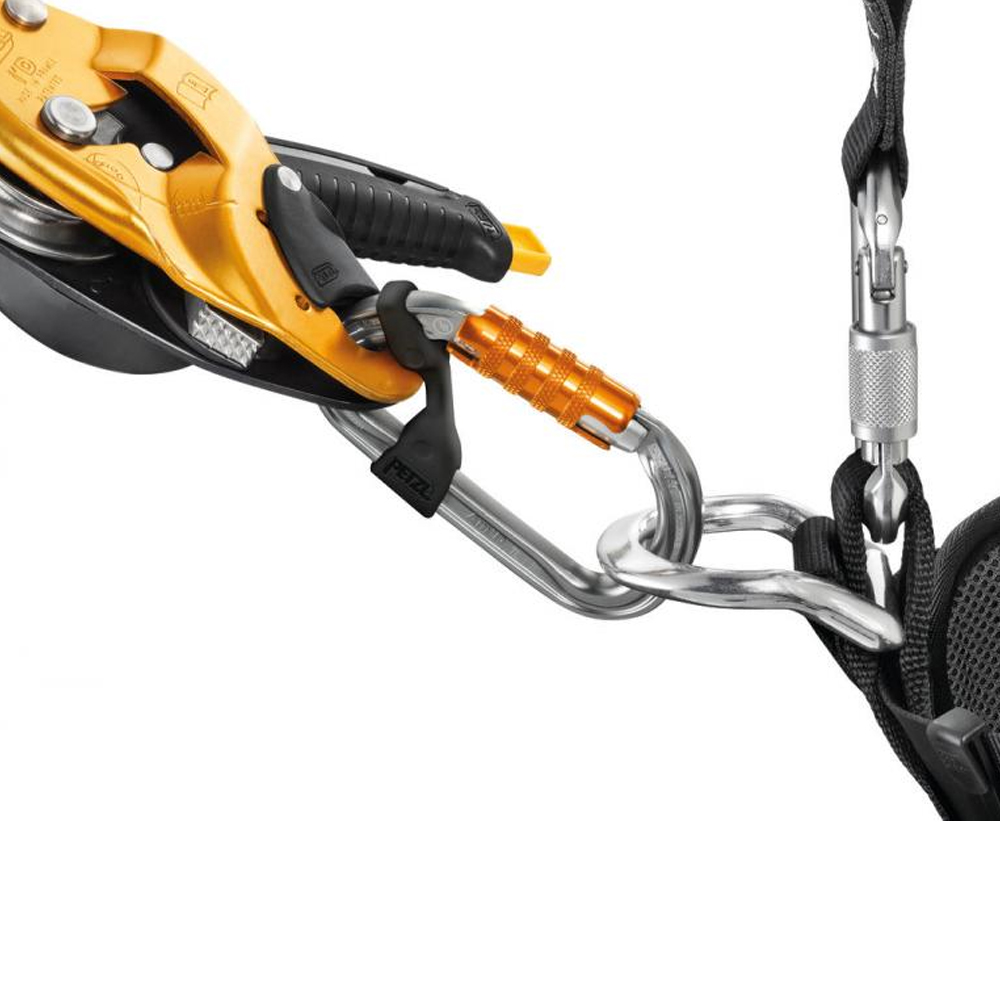 Карабин Petzl AM'D Triact