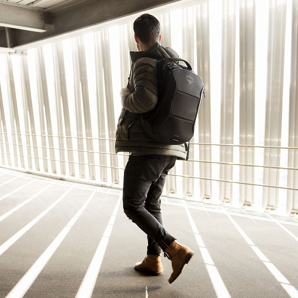 Городской рюкзак Osprey Ozone Laptop Backpack 28L черный