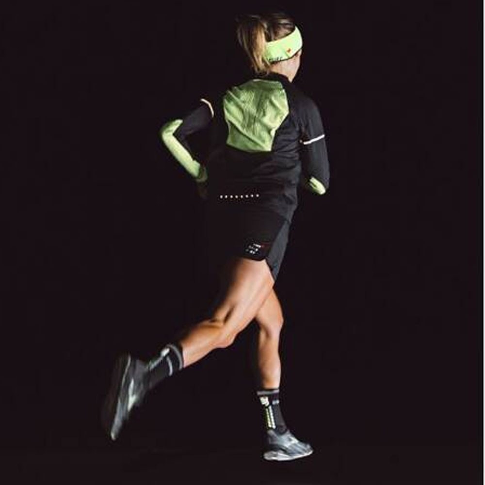 Куртка женская Compressport Hurricane Windproof