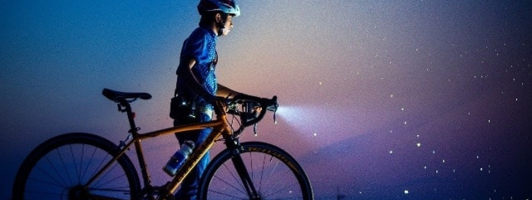 Загадочный мир ночных путешествий: какой фонарь сделает ваш путь безопасным и увлекательным?