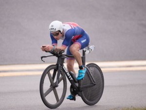 Атлет Giant  - Gustav Iden выиграл чемпионат мира 2020, в Daytona штат Florida на дистанции 70.3 мили на велосипеде Giant Trinity Advanced Pro