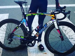 Крис Фрум показал специально окрашенный Pinarello Dogma F12 для участия в Vuelta a España