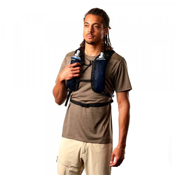 Жилет беговой Salomon Cross 8 черный Жилет беговой Salomon Cross 8 черный