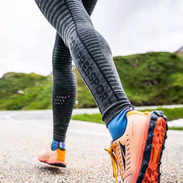 Тайтсы женские Compressport Winter run legging 