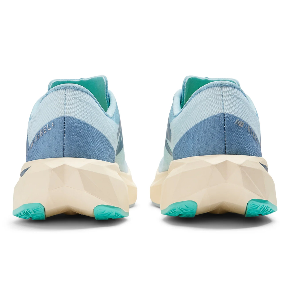 Кроссовки беговые женские New Balance FuelCell Rebel v4 