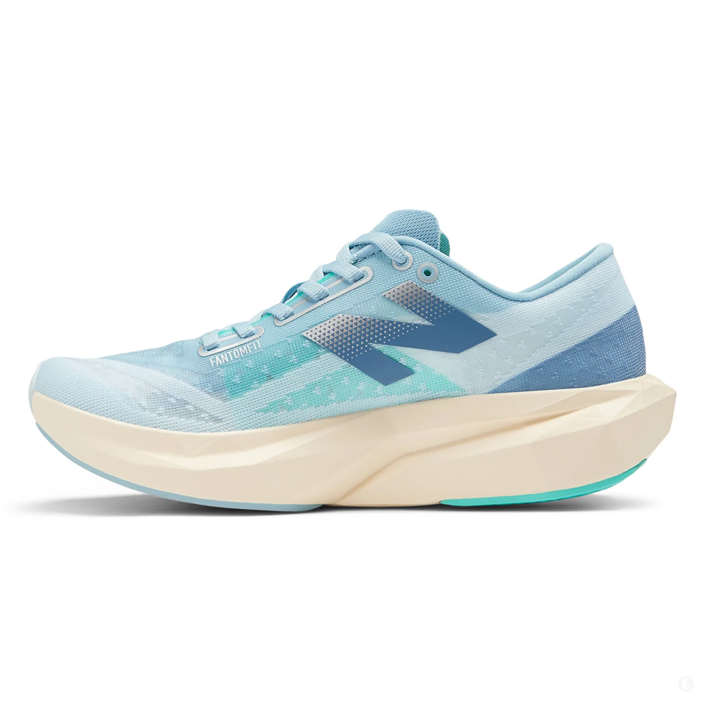 Кроссовки беговые женские New Balance FuelCell Rebel v4 