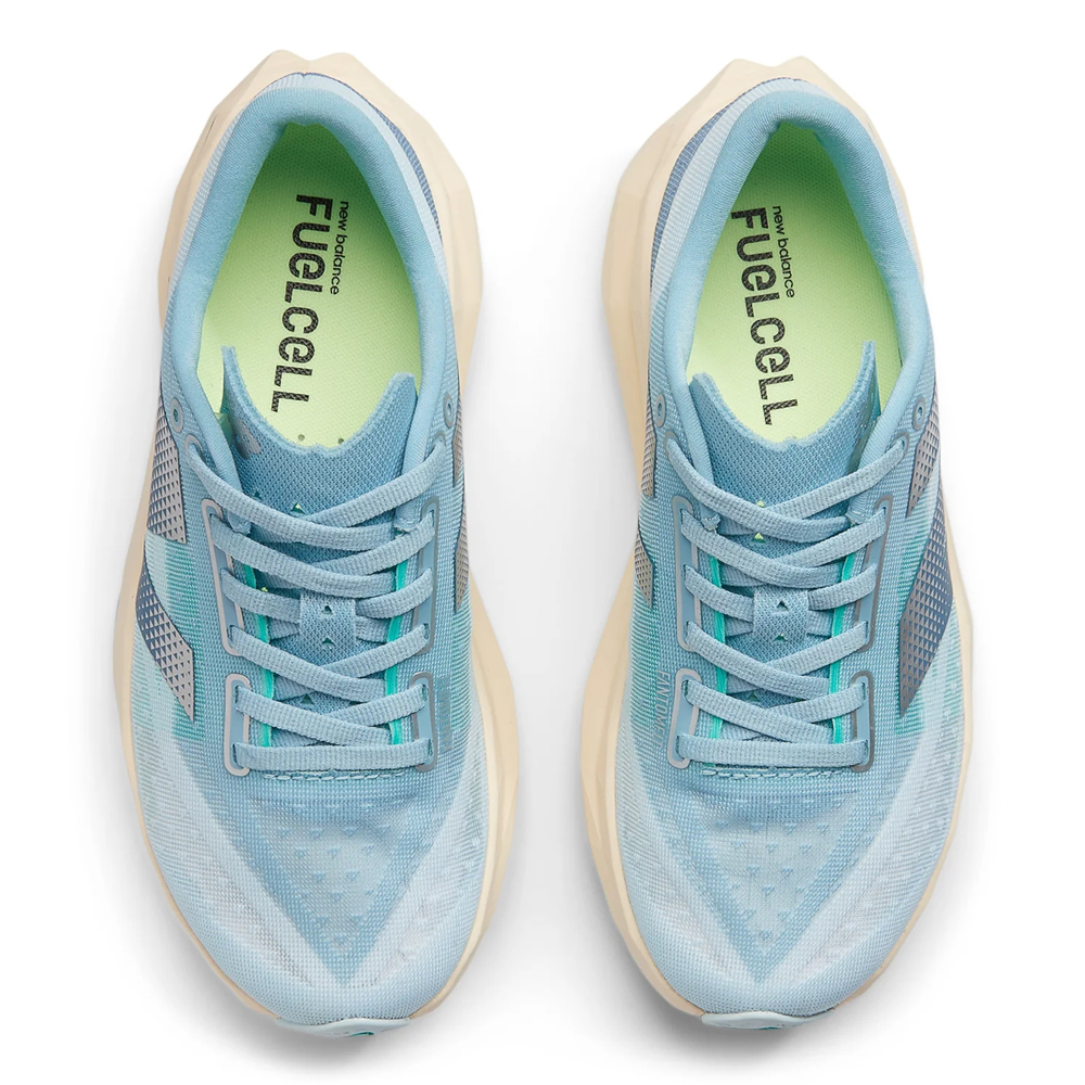 Кроссовки беговые женские New Balance FuelCell Rebel v4 
