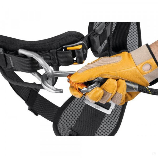 Страховочная обвязка Petzl Harness Astro Bod Fast 2 