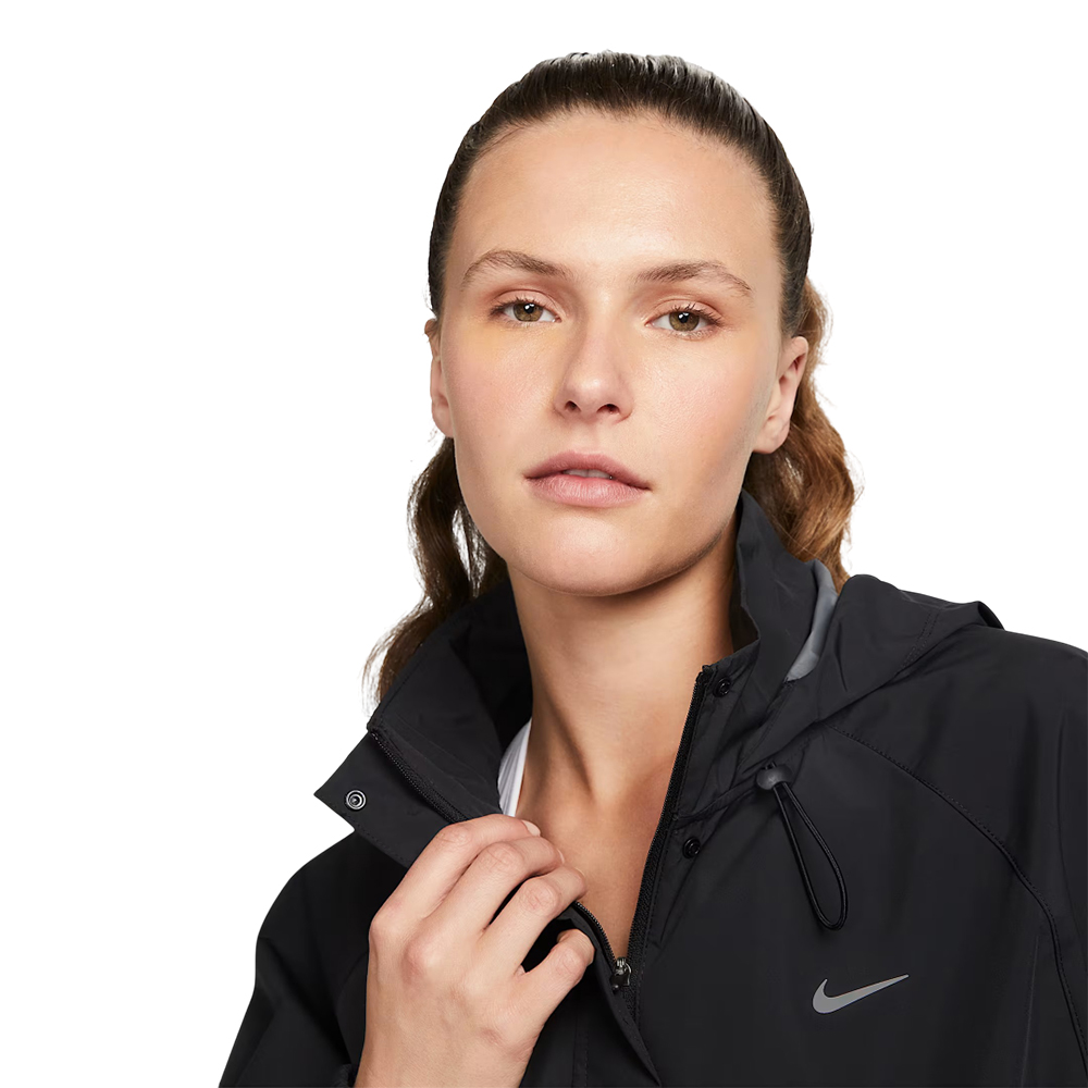Легкая куртка женская Nike Swift sf jkt 