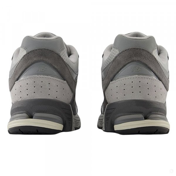 Кроссовки повседневные мужские New Balance 2002