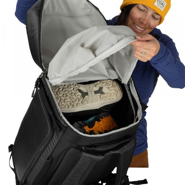 Спортивный рюкзак Osprey Mountain Bound Boot Pack Plus черный