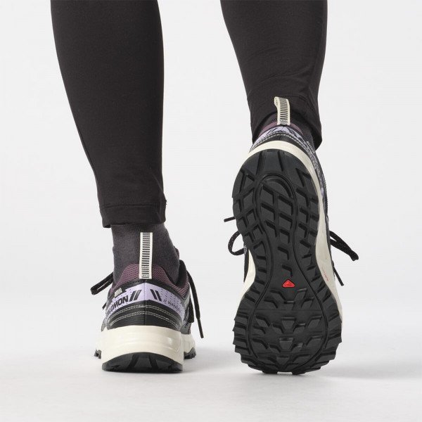 Треккинговые кроссовки женские Salomon Wander 